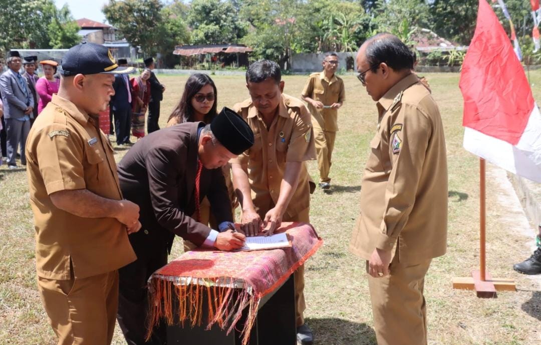 Wakil Bupati Samosir Kukuhkan 93 Anggota BPD se-Kecamatan Palipi