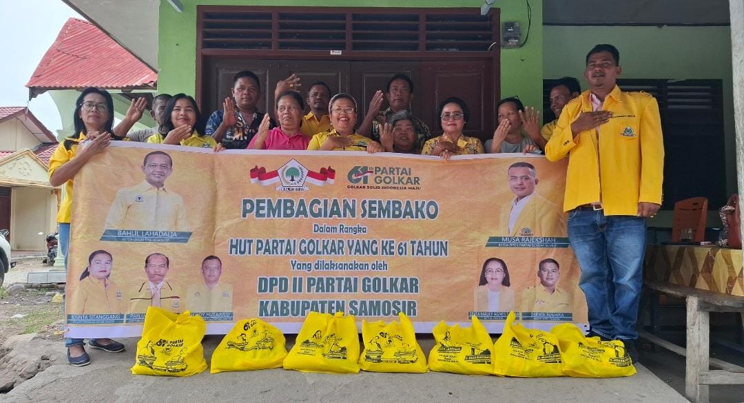 Sambut HUT Ke- 61, DPD Partai Golkar Samosir Bagi Sembako di Kec. Harian dan Sianjur Mulamula