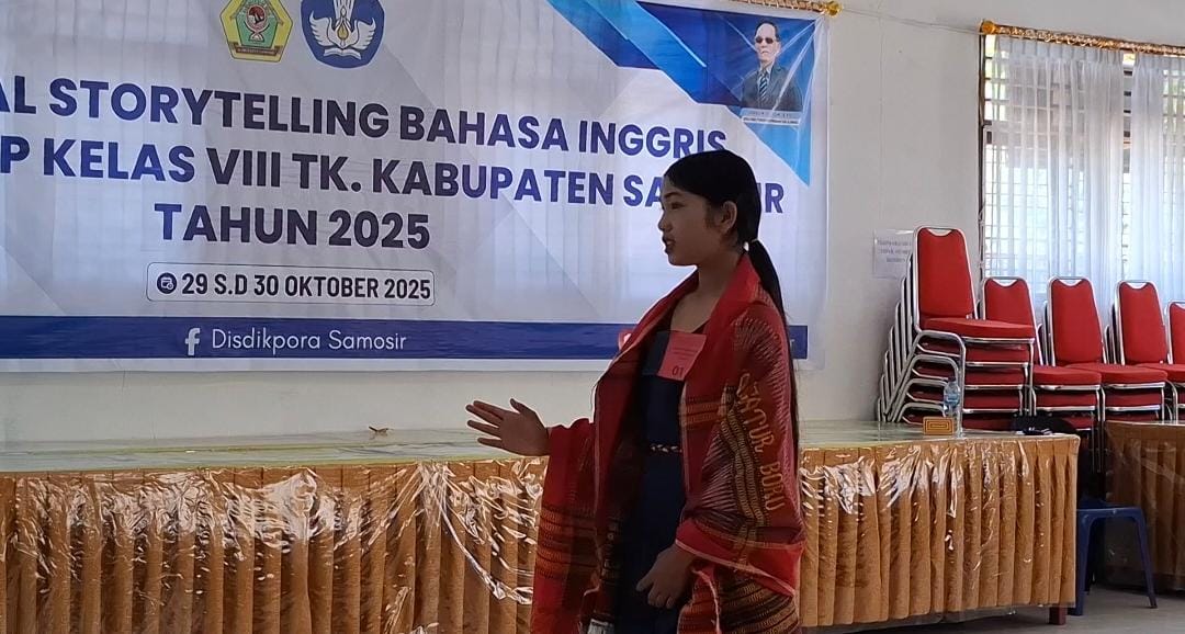 Kadis Pendidikan Samosir Saksikan Lomba Story Telling SMP
