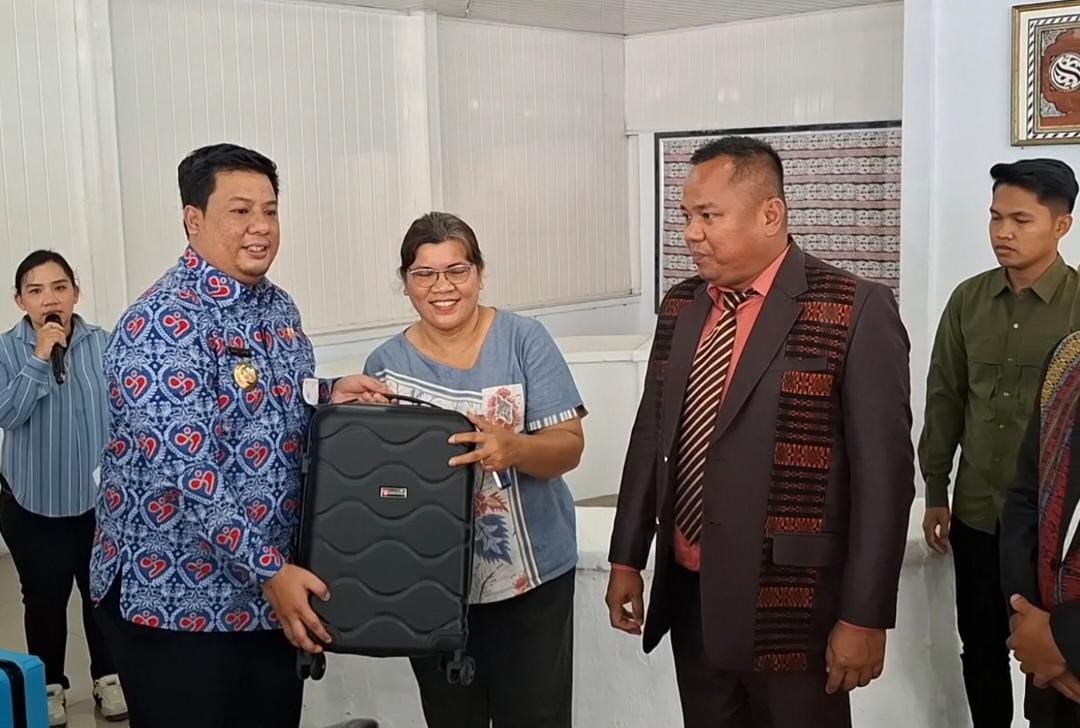 Pemkab Samosir Berangkatkan Tokoh Agama untuk Perjalanan Rohani ke Tanah Suci