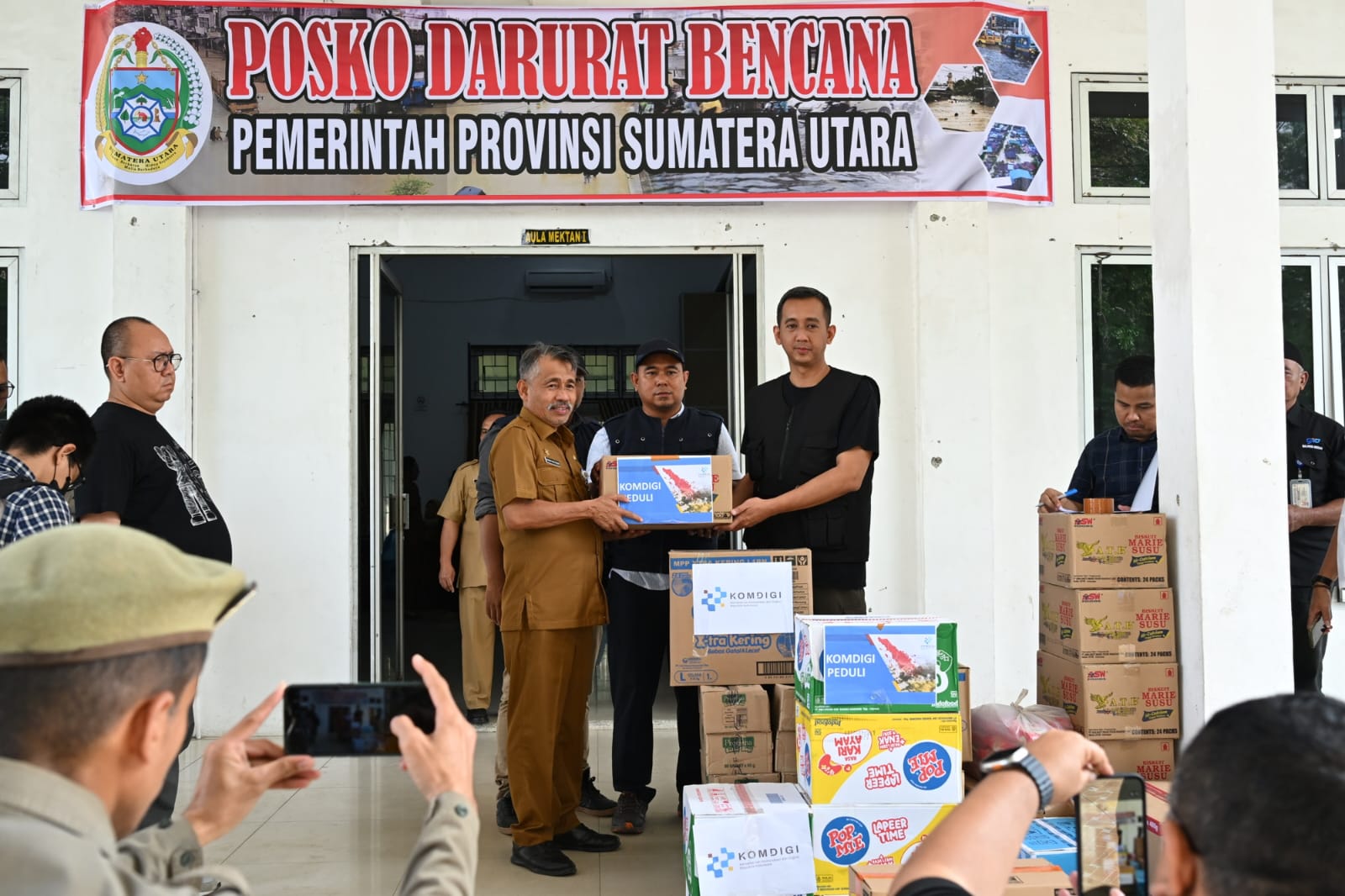 Posko Darurat Bencana Pemprov Sumut Terima Bantuan Logistik hingga Layanan Internet Starlink
