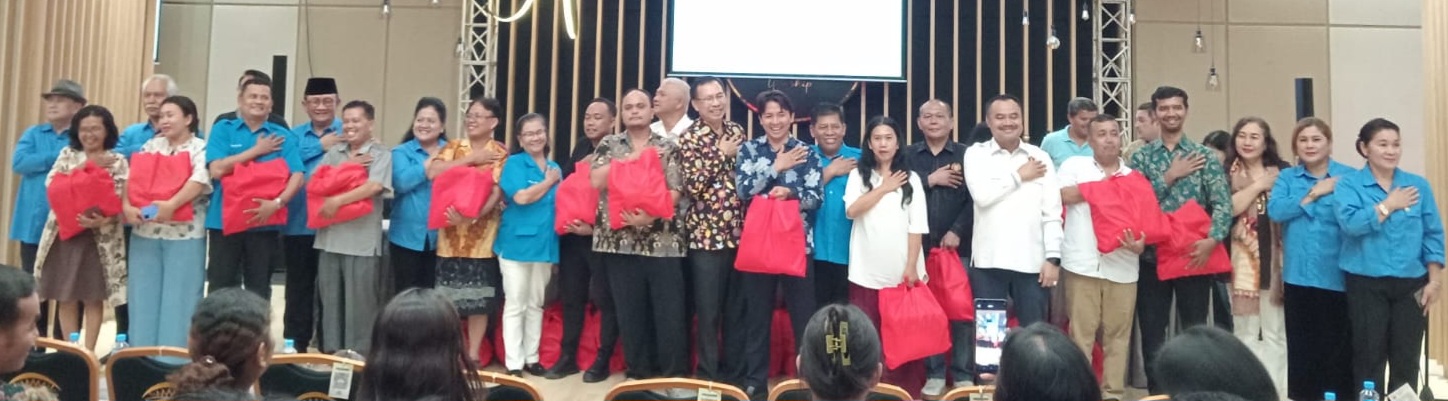 MPKW Sumut–Aceh Berikan Tali Kasih Natal 2025 kepada Guru Sekolah Kristen dan Wartawan