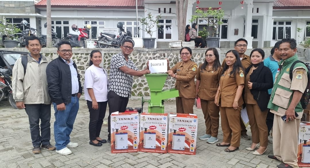 Dinas Ketapang dan Pertanian Samosir Berikan Hadiah kepada Petani Muda Berprestasi
