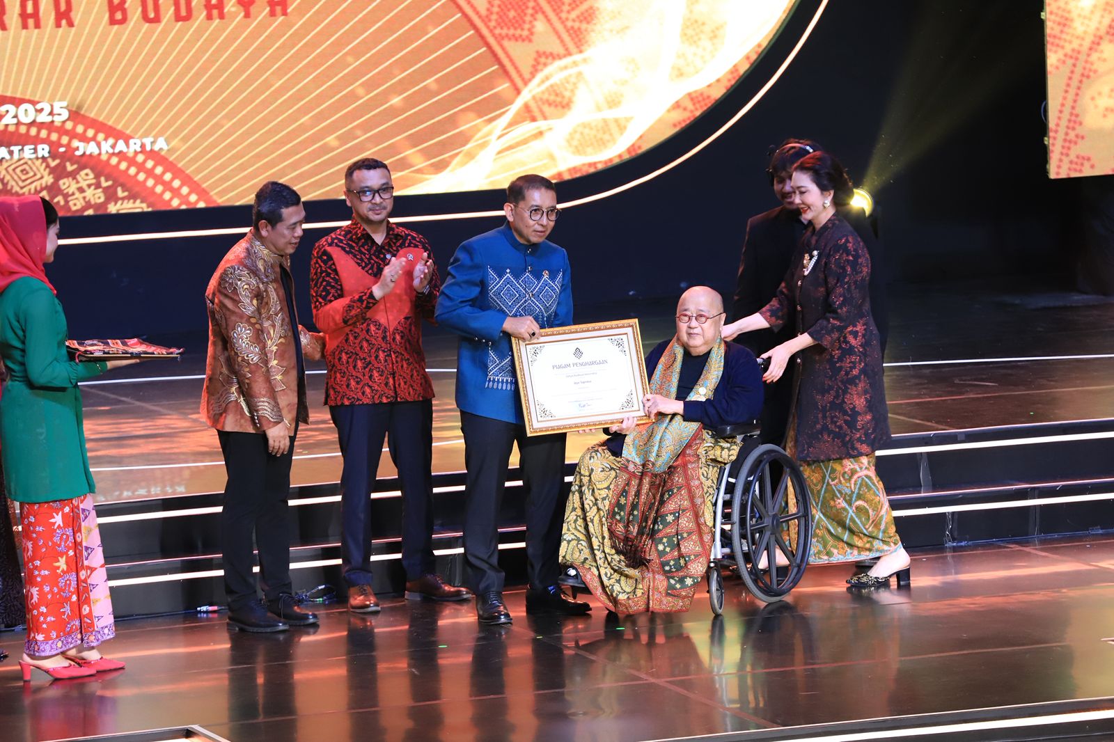 Budayawan Jaya Suprana Raih Anugerah Satya Budaya Narendra