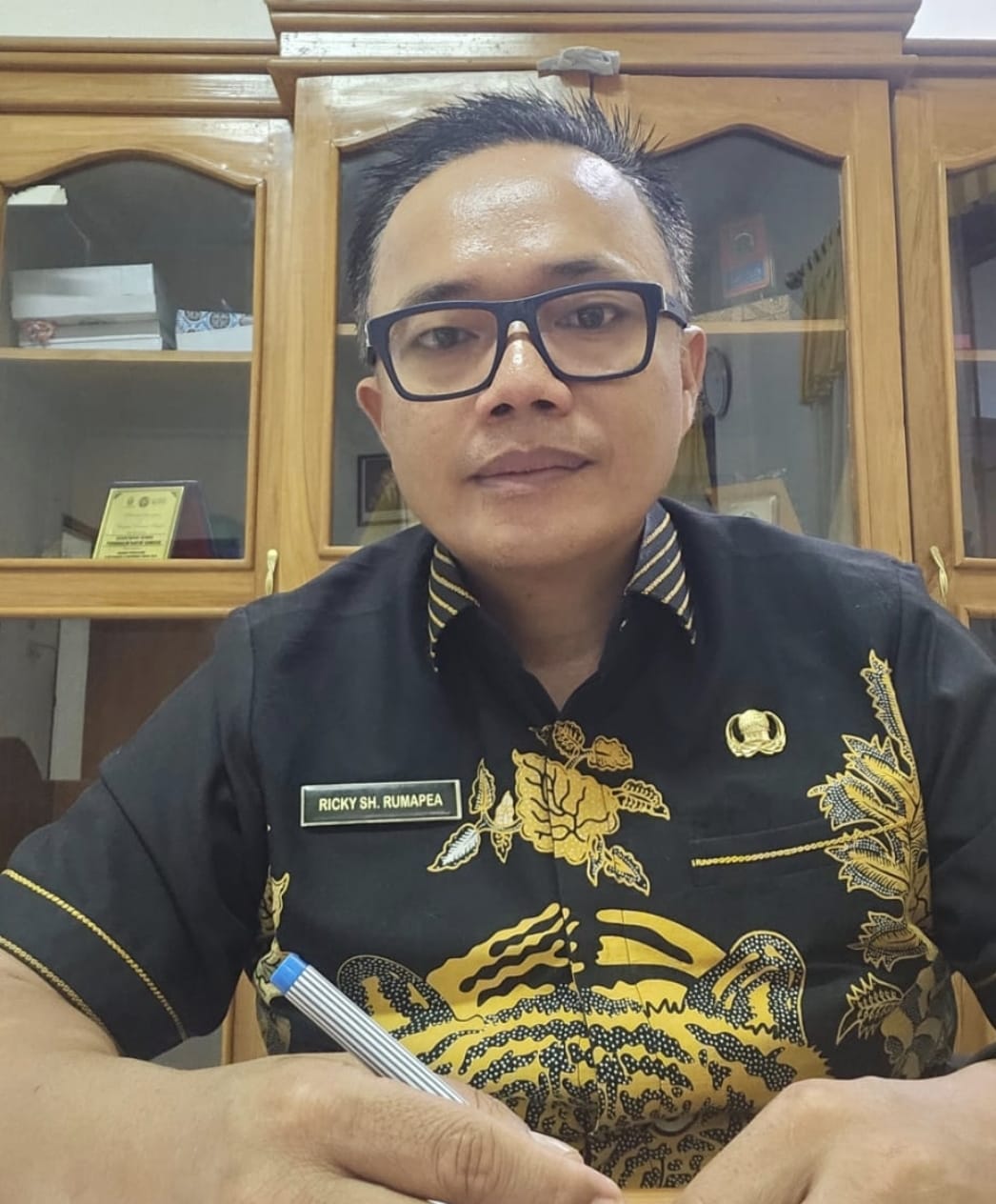 Sekretaris Dewan Samosir Klarifikasi Kasus Foto yang Viral