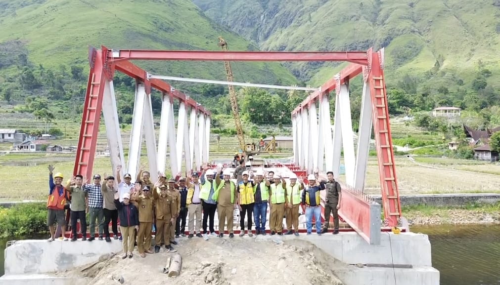Bupati Samosir Monitoring Pembangunan Jembatan Sitapigagan, Harapan Masyarakat Terealisasi