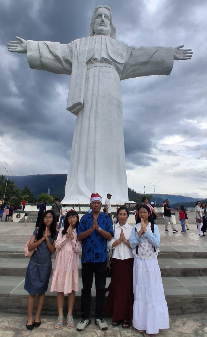 Patung Yesus Tertinggi Di Dunia Terletak Di Sibea Bea Samosir