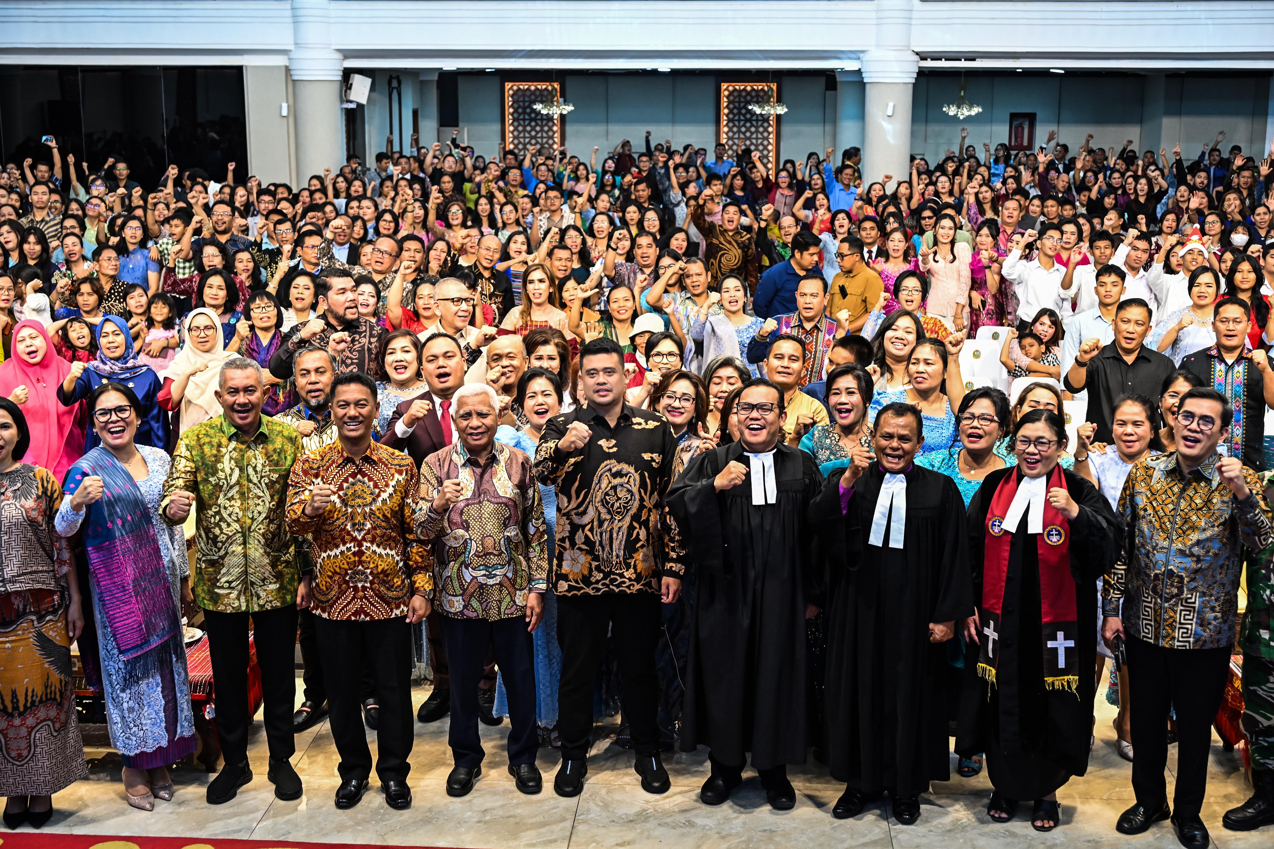 Gubsu Hadiri Perayaan Natal ASN Pemprov Sumut : Tingkatkan Pelayanan kepada Masyarakat