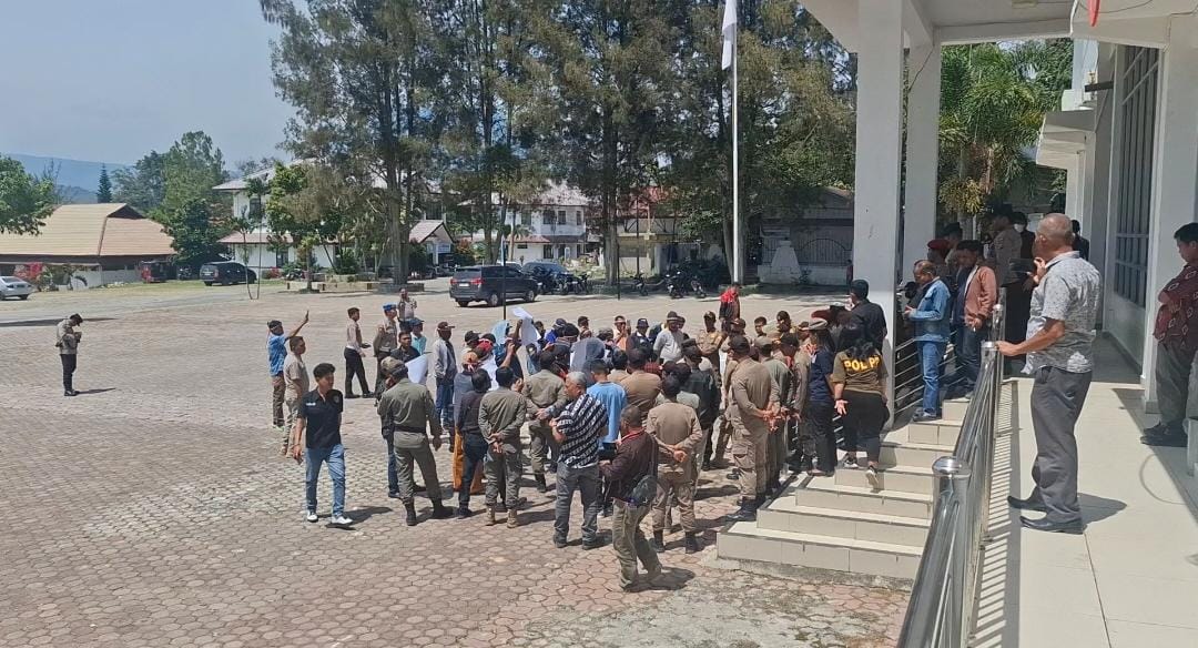 Pemkab Samosir Tegaskan Pembelian Mobil Dinas Tidak Melanggar Aturan dan Sesuai Prosedur