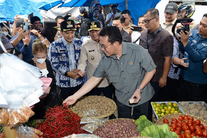 Pastikan Harga Stabil Jelang Idulfitri, Wagubsu dan Mendag Turun Langsung ke Pasar Tebingtinggi