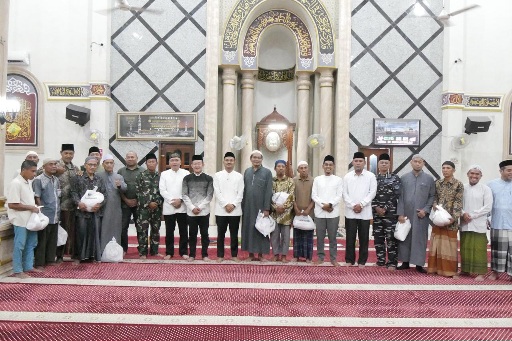 Safari Ramadhan di Masjid Raya Jami Teluk Nibung, Wali Kota Mahyaruddin Salim Ajak Warga Bangun Tanjungbalai Lebih Baik
