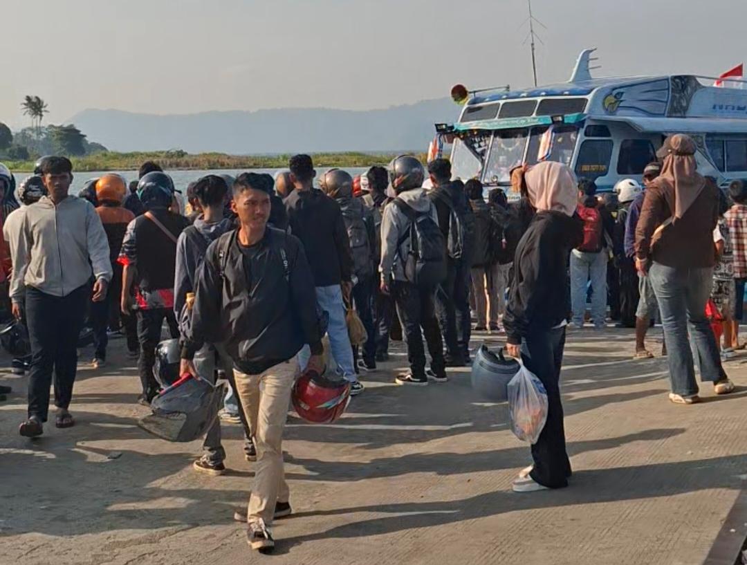 SAMOSIR PUNYA! 145.807 Wisatawan Serbu Objek Wisata, Tetty Naibaho : PAD Capai Rp 2,2 Miliar