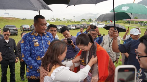 Bupati Sampaikan Kondisi Pariwisata dan Rencana Wisata Rohani di Toba Kepada Menpar