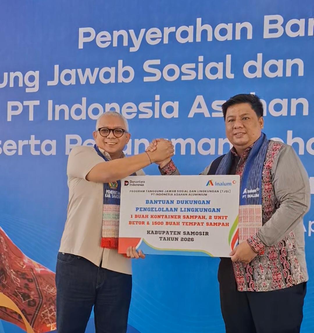 Selamatkan Danau Toba Lewat Aksi Nyata : Bupati Samosir & Inalum Tanam Pohon Usai Serahkan Bantuan TJSL