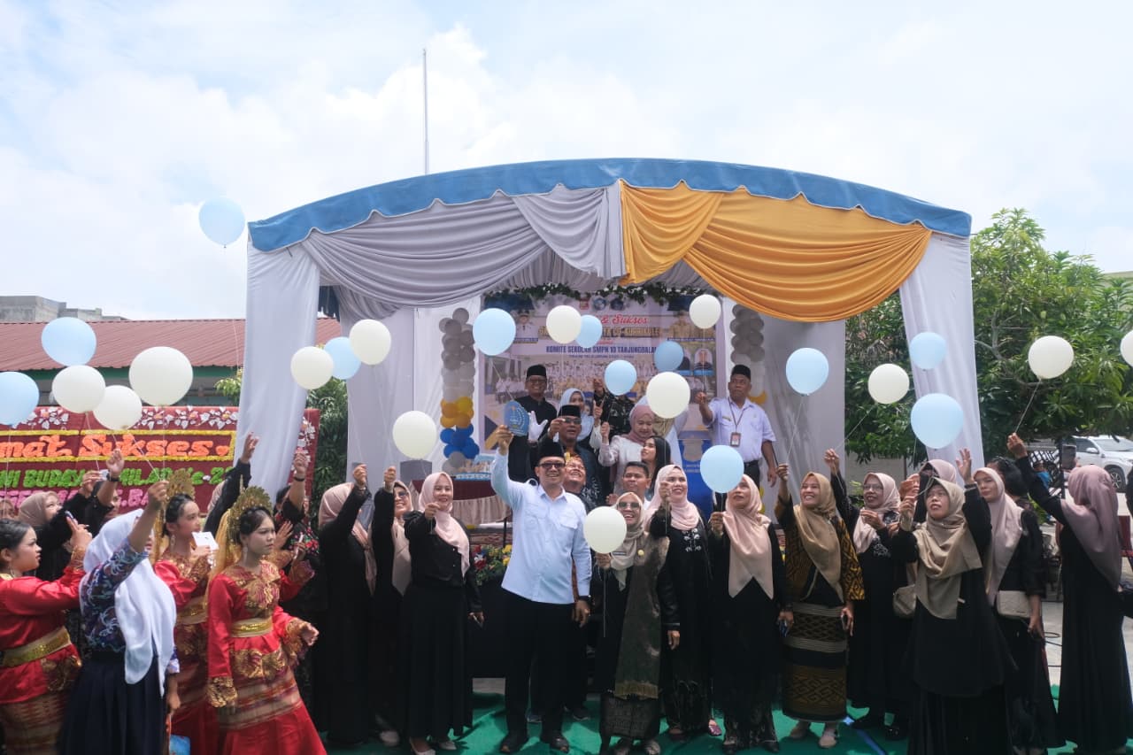 Hadiri Gallery Seni Budaya, Co-Kurrikuler dan Milad SMPN 10 Ke XXI, Plh Wali Kota Tanjungbalai : Jadikan Ajang Kreatifitas Seni Siswa
