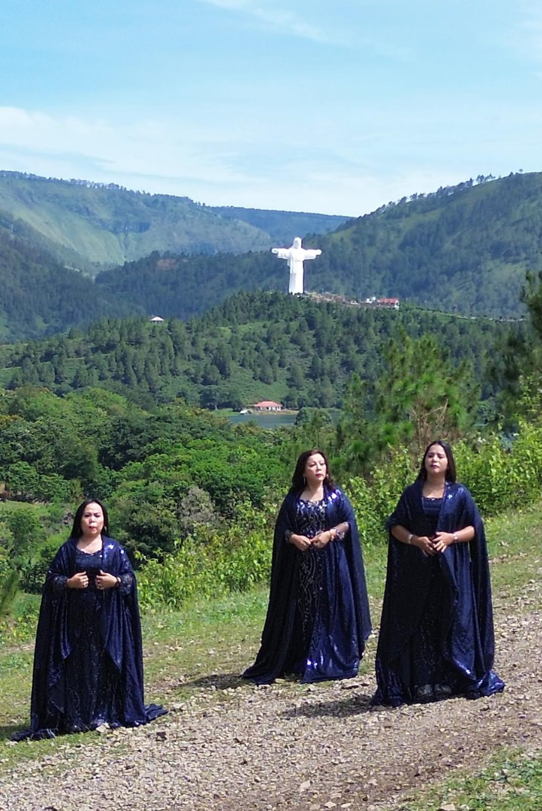 Angkat Pesona Danau Toba, Trio Nauli Sister Pilih Samosir Jadi Lokasi Syuting Album Terbaru