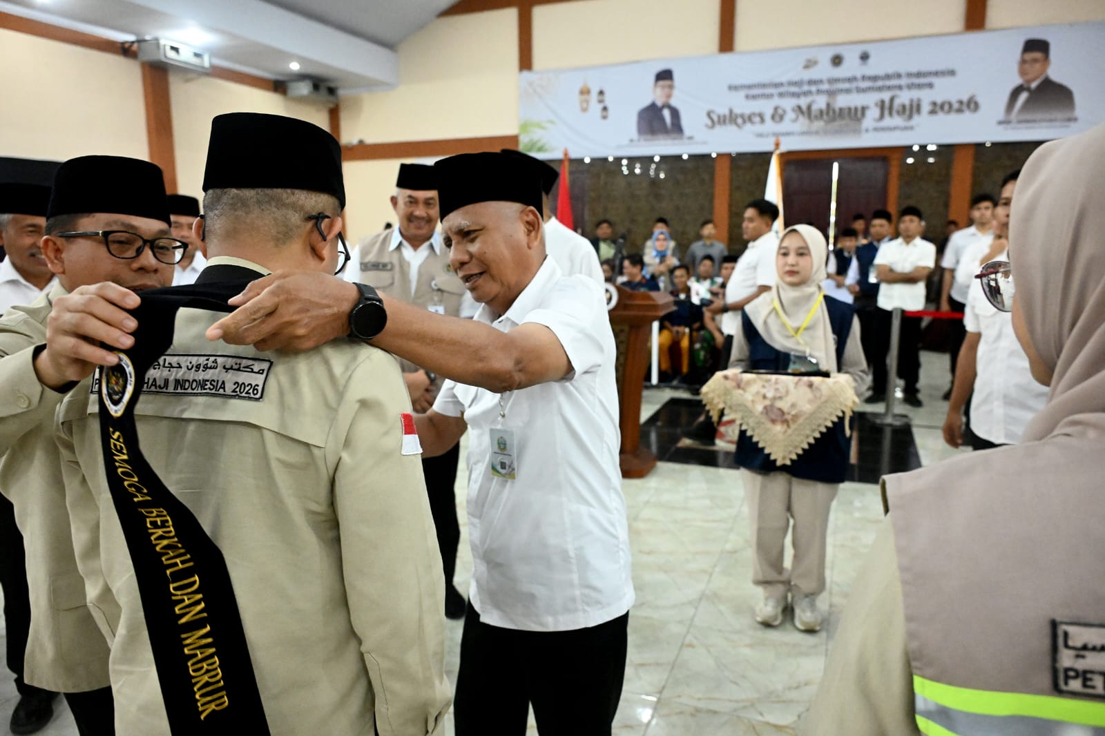 Wagub Surya Sambut Kepulangan Kloter 2 Haji Sumut