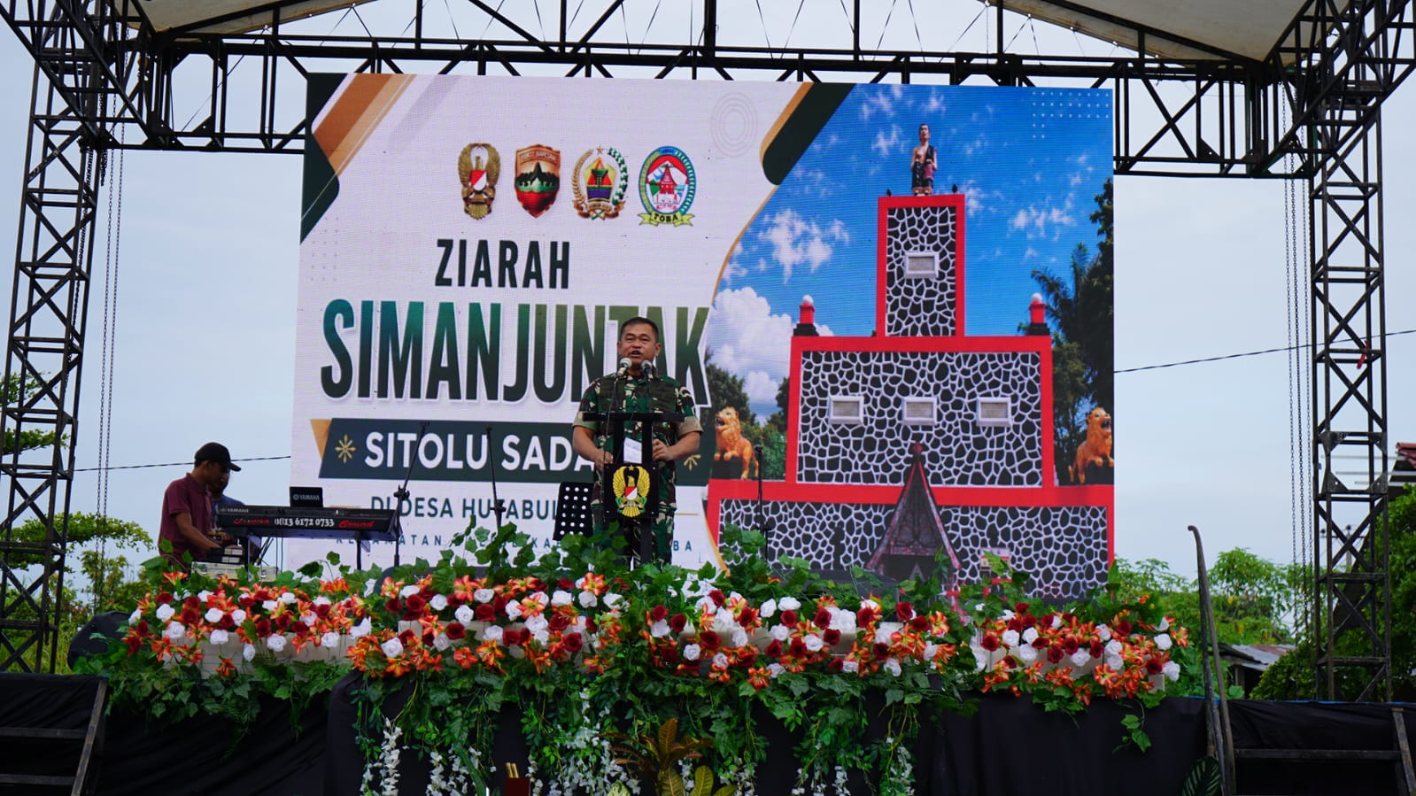 KSAD Hadir di Toba, Bupati : Terimakasih Atas Program Bakti Karya TNI AD Untuk Rakyat