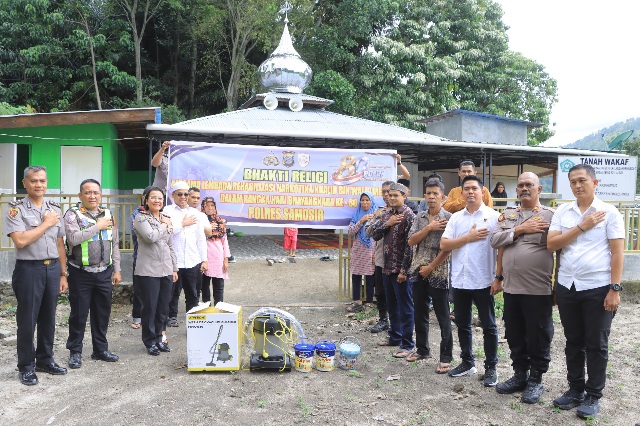 Polres Samosir Gelar Bhakti Religi di Masjid Nurul Huda Sambut Hari Bhayangkara ke-80