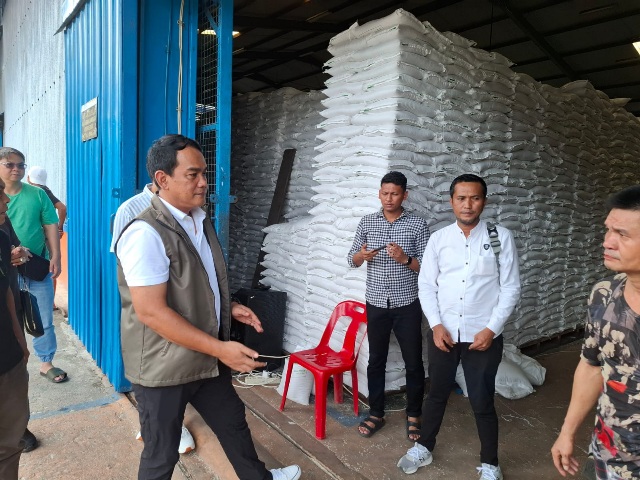 Pimwil Bulog Sumut Tinjau Hari Terakhir Pengangkutan Bantuan Pangan untuk Warga Kota Medan