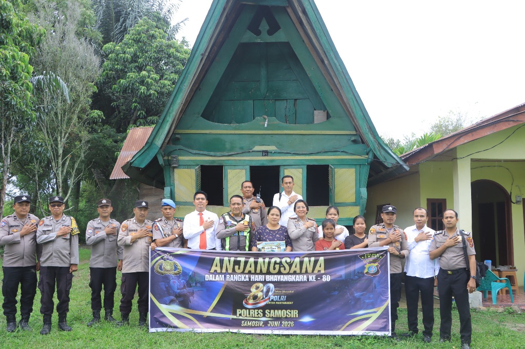 Jelang HUT Bhayangkara ke-80, Polres Samosir Tebar Kepedulian: Anjangsana & Santunan untuk Warakauri