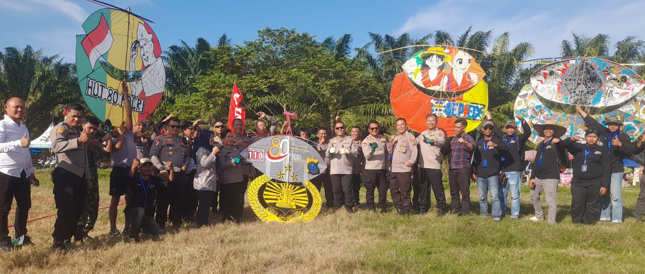 Sambut HUT Bhayangkara ke-80, Polres Sergai Gelar Festival Layang-Layang “Semarak Langit”