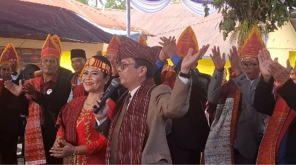 Hibur Paulus Simbolon Gelar Pesta Adat,  Sekaligus Investasi Kapal Fery di Samosir