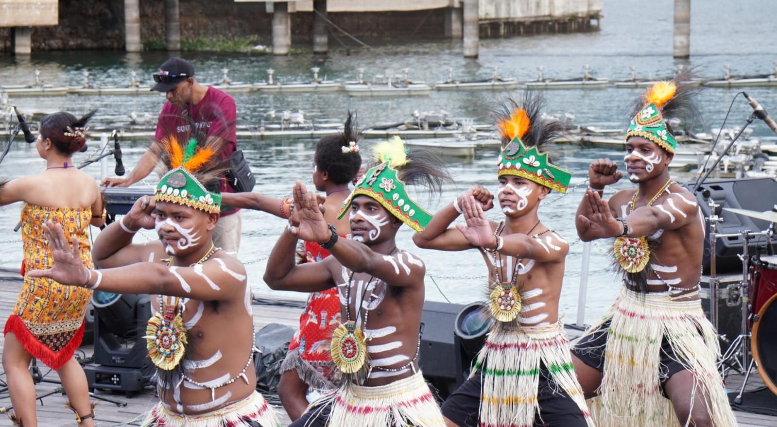 GeoFest 2026, KSBN Papua Selatan Tampil Memukau di Panggung Air Mancur Menari Pangururan