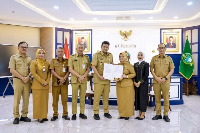 Tiorita Surbakti Resmi Terima SK Plt Bupati Langkat, Gubsu Tekankan ASN Harus Layani Masyarakat