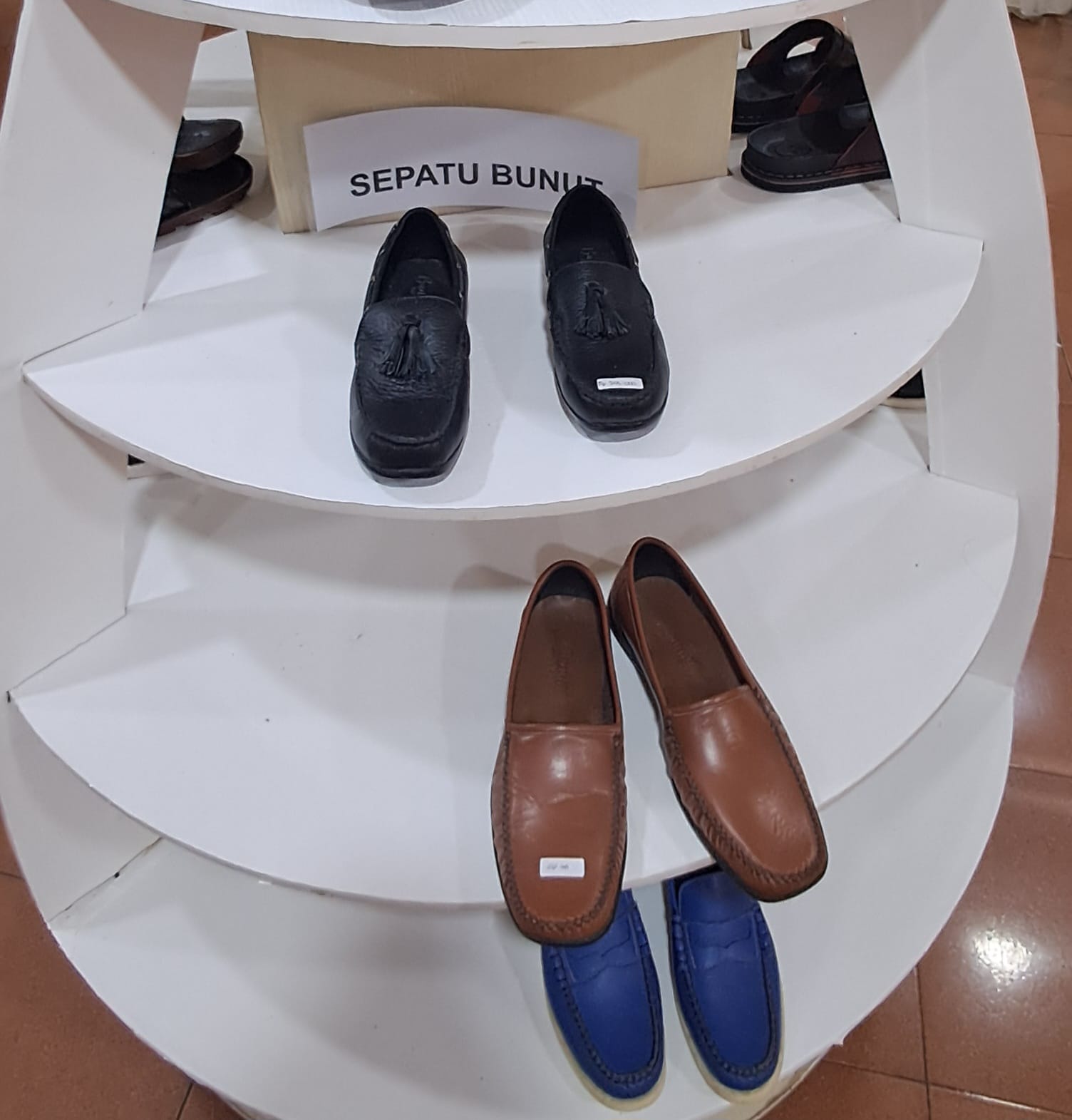 Sepatu Bunut hingga Kerupuk Kulit Pisang,  Jadi Primadona di Paviliun Pemkab Asahan PRSU 