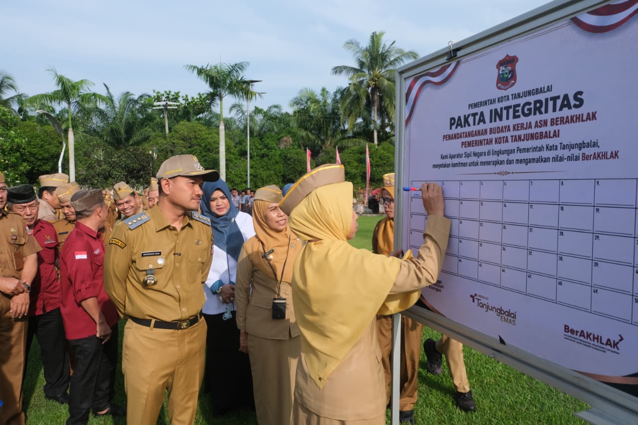 Wali Kota Tanjungbalai Launching Penerapan ASN BerAKHLAK