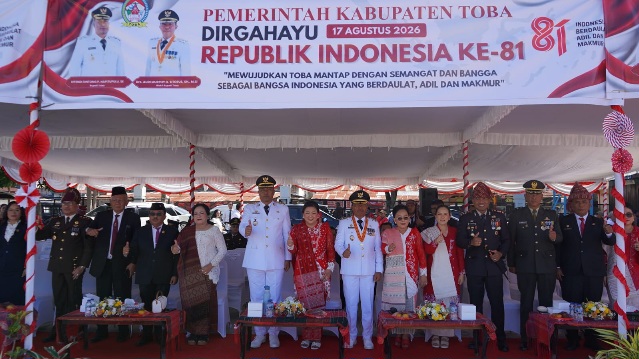 Pimpin Upacara HUT RI di Toba, Bupati Ajak Tingkatkan Semangat Membangun Daerah