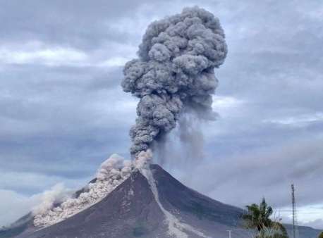 Sinabung Naik Level 3, Pemkab Karo Evakuasi Warga Dua Desa