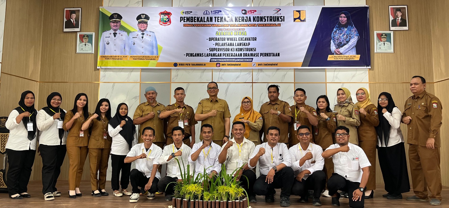 Wakil Wali Kota Buka Kegiatan Pembekalan Uji Kompetensi Tenaga Kerja Kontruksi